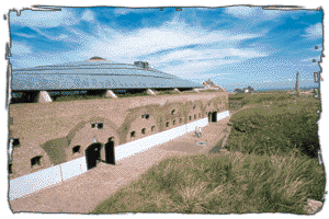 Fort Kijkdunen in Huisduinen ca. 4 km(vor Den Helder)